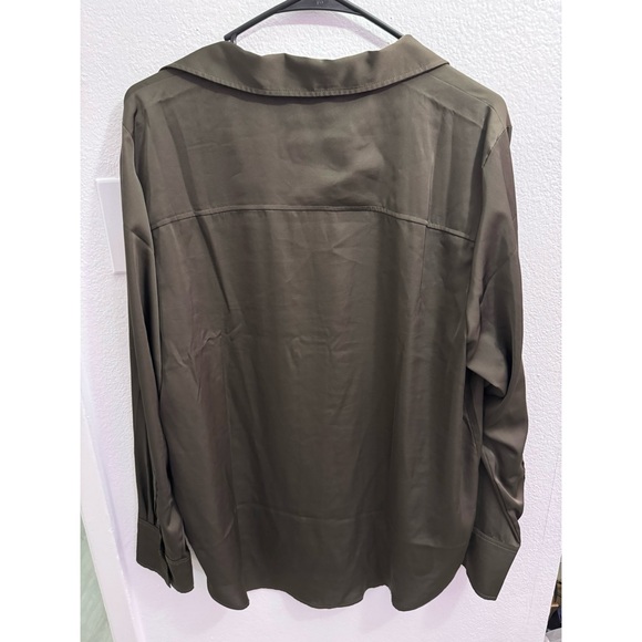 Silk button down top - Picture 3 of 3